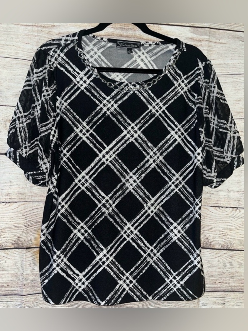 🤎3/$10 Elegant Black and White Plaid Blouse